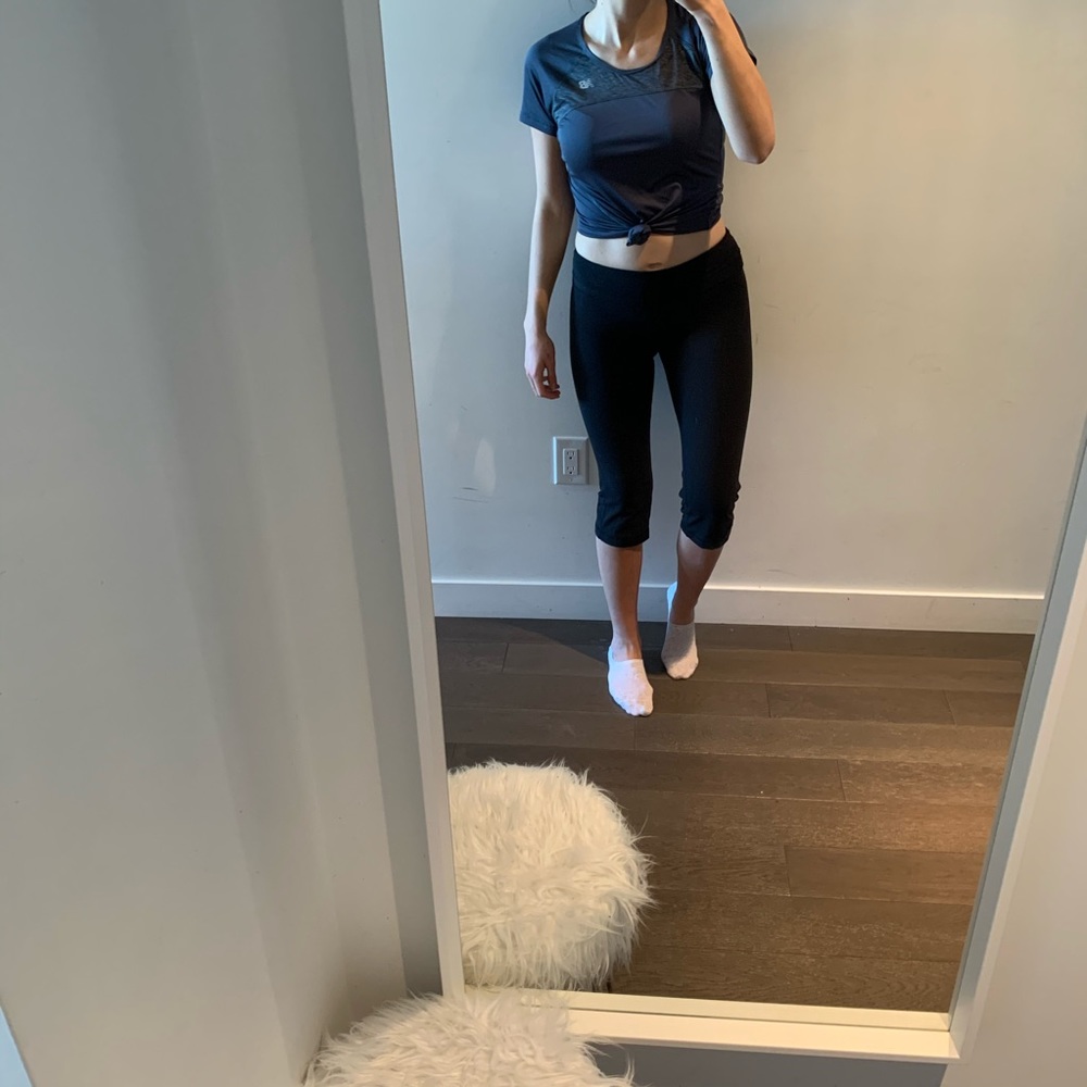 NWOT Lululemon Black Crop Capri Leggings